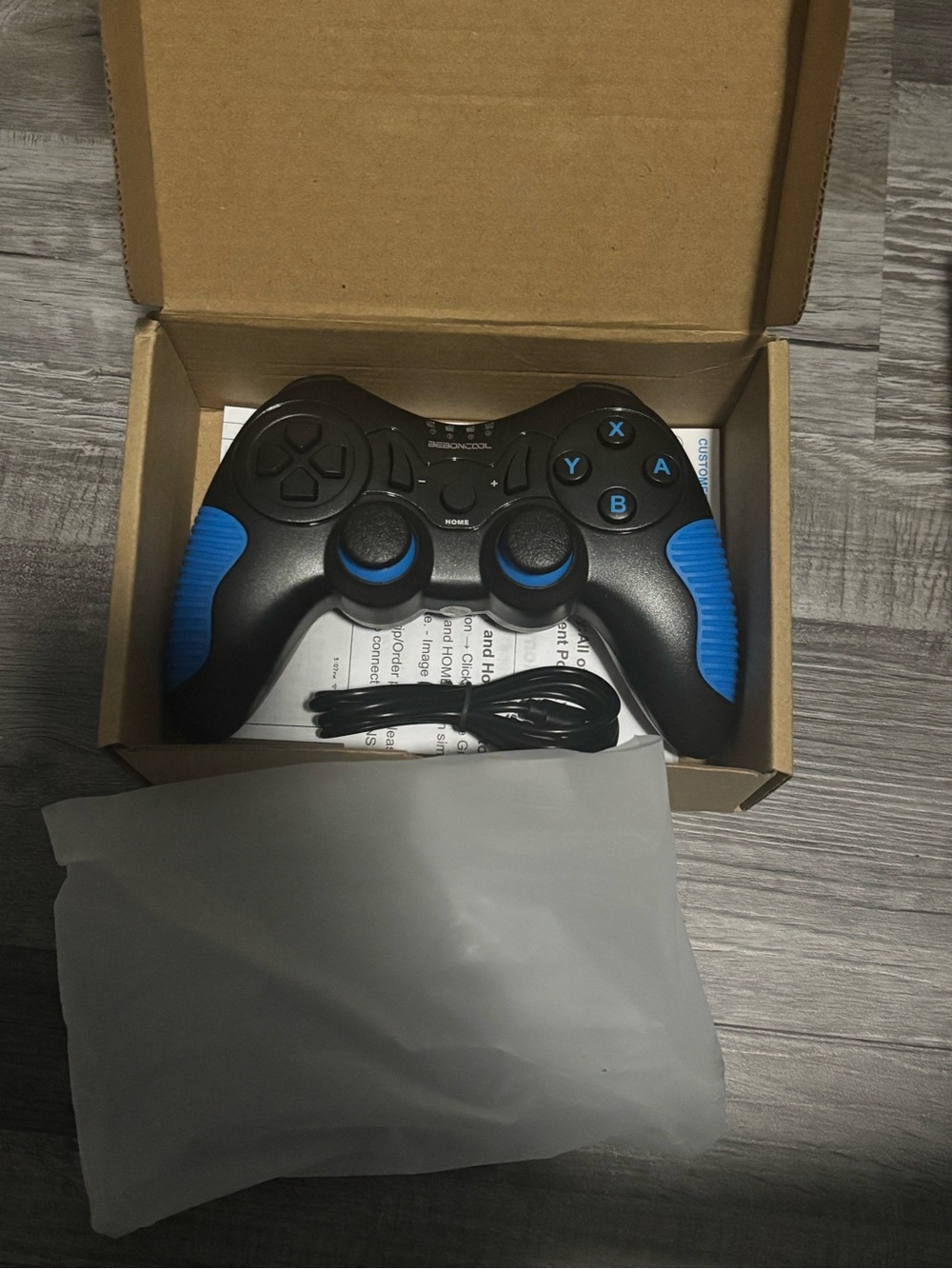 Black Gaming Controller Accessory - Compact Design - Picture 2 of 3